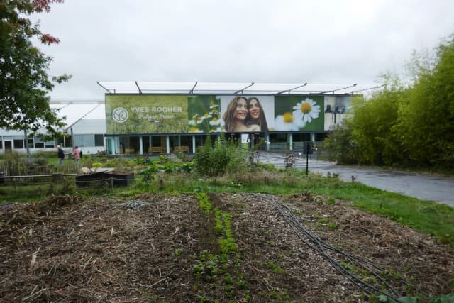 Bâtiments du jardin botanique Yves Rocher à La Gacilly