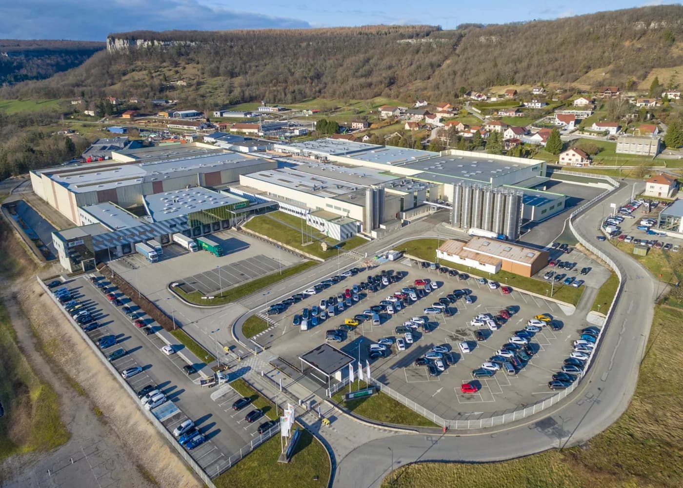 Vue aérienne du site Guillin Emballages à Ornans