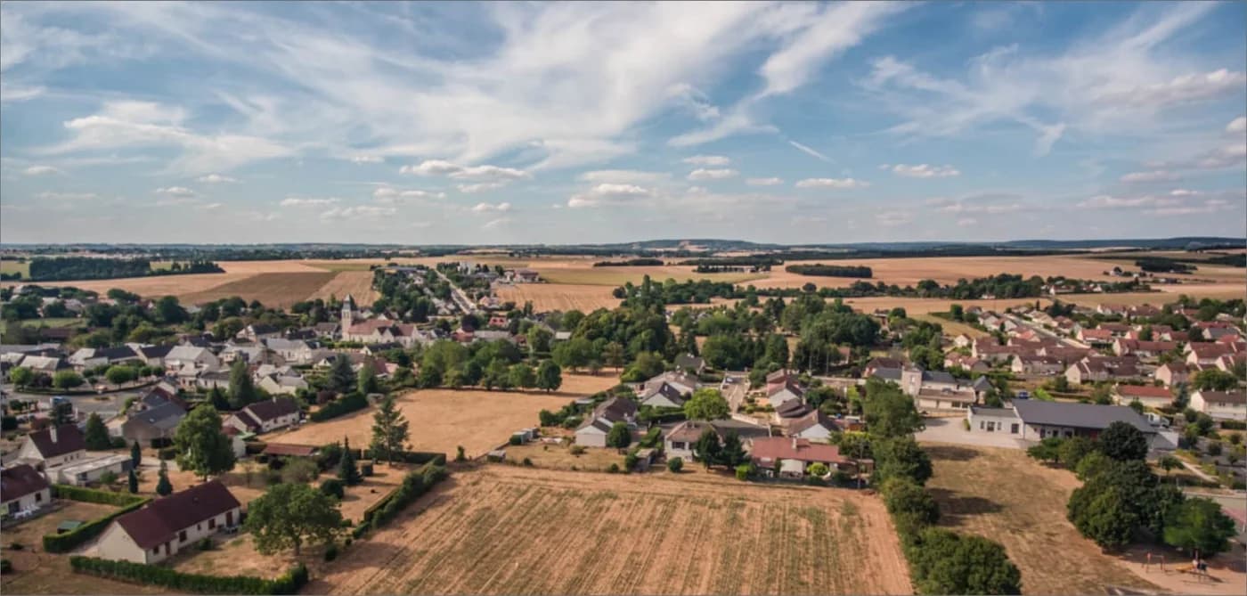 Vue aérienne du village dans la présentation de Rians